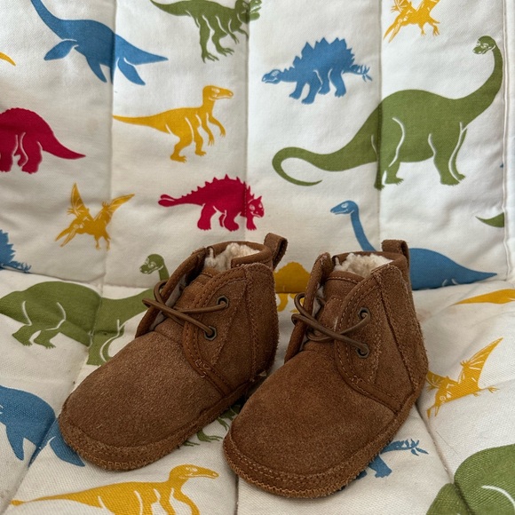UGG Infant/Toddler Boots – Chestnut Suede, Size 2 - Picture 1 of 4